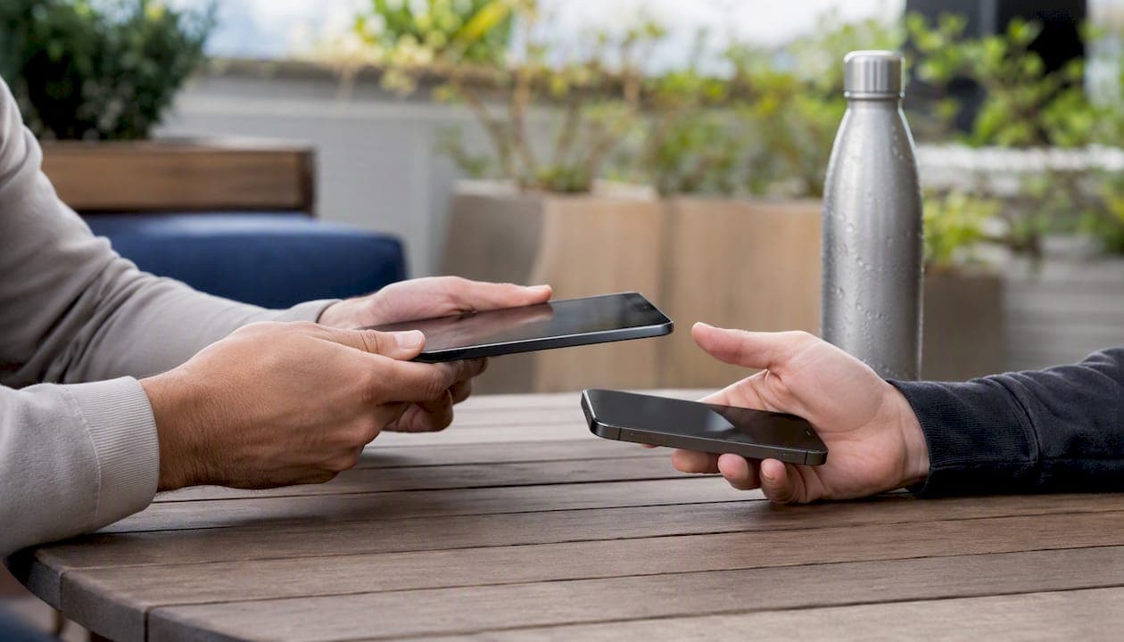 Cover Image for How to negotiate contracts online: a practical workflow guide